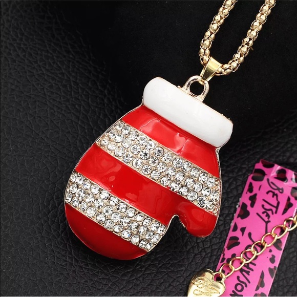 💋🍾Crystal Mitten Necklace. - Picture 2 of 2